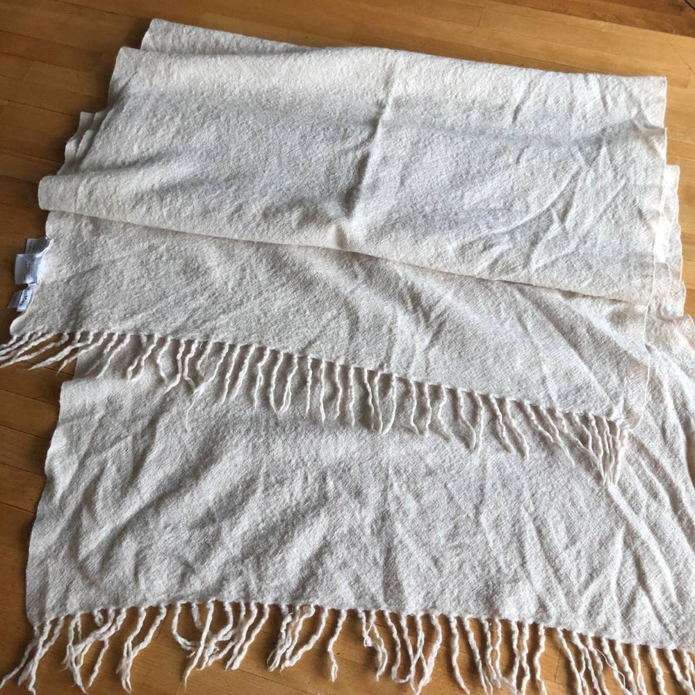 Max Mara Soft Beautiful Wool Scarf